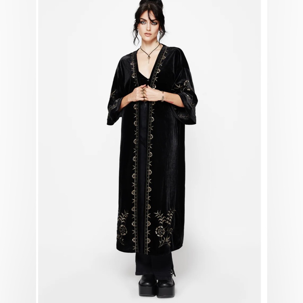 NWT Disturbia Kobra Velvet Snake Embroidered Longline Kimono size M - Picture 3 of 9